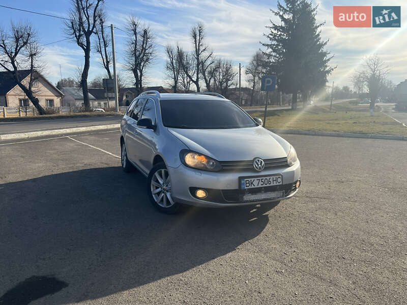 Универсал Volkswagen Golf 2011 в 