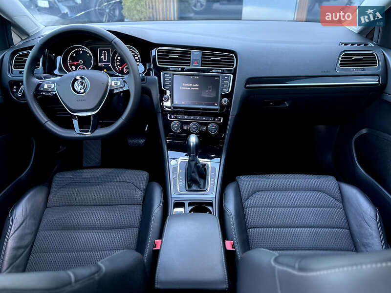 Универсал Volkswagen Golf 2015 в Одессе