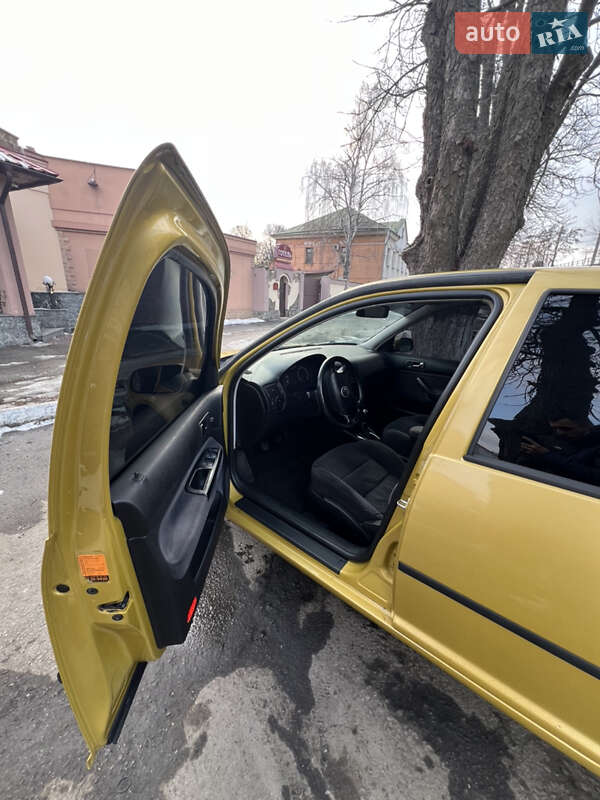Хетчбек Volkswagen Golf 1999 в Полтаві