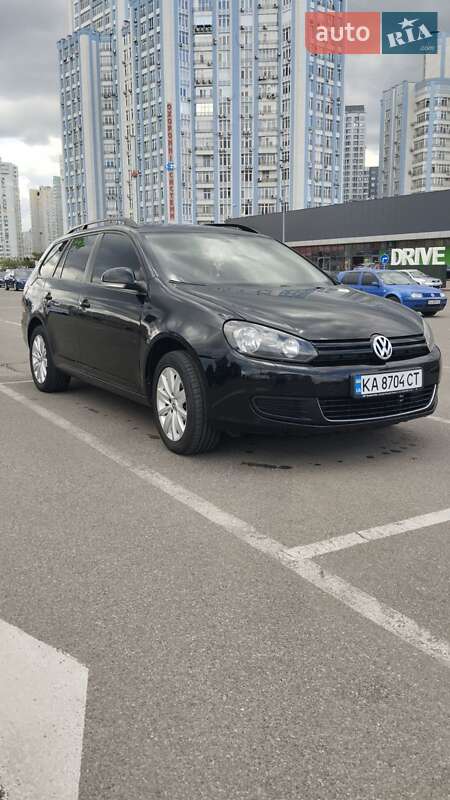 Универсал Volkswagen Golf 2011 в Киеве