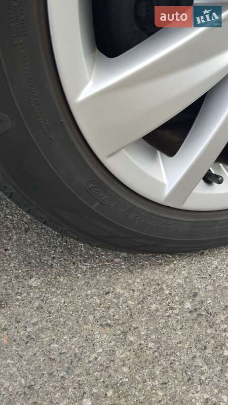 Универсал Volkswagen Golf 2011 в Киеве