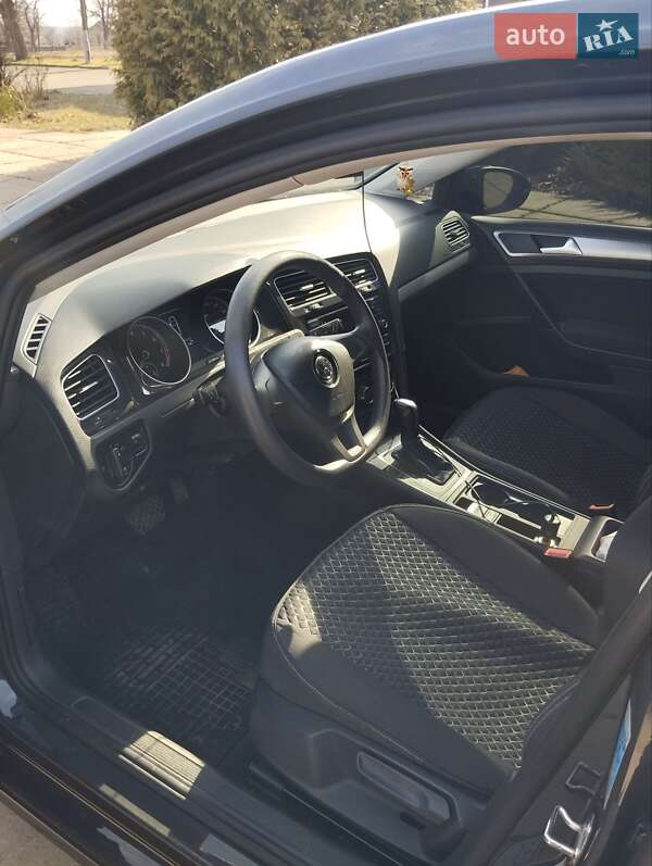 Хетчбек Volkswagen Golf 2017 в Кривому Розі