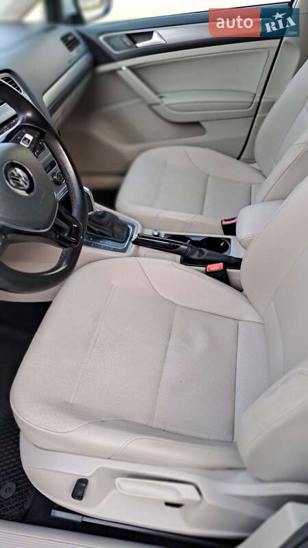 Універсал Volkswagen Golf 2015 в Києві