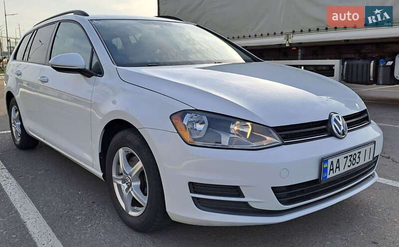 Універсал Volkswagen Golf 2015 в Києві