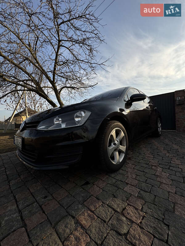 Хэтчбек Volkswagen Golf 2015 в Киеве фото 27 Хэтчбек Volkswagen Golf 2015 в Киеве