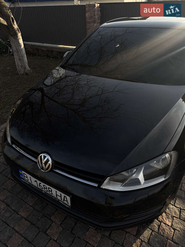 Хэтчбек Volkswagen Golf 2015 в Киеве фото 40 Хэтчбек Volkswagen Golf 2015 в Киеве