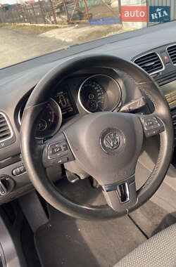 Універсал Volkswagen Golf 2012 в 