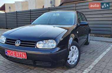 Хэтчбек Volkswagen Golf 2003 в Черкассах