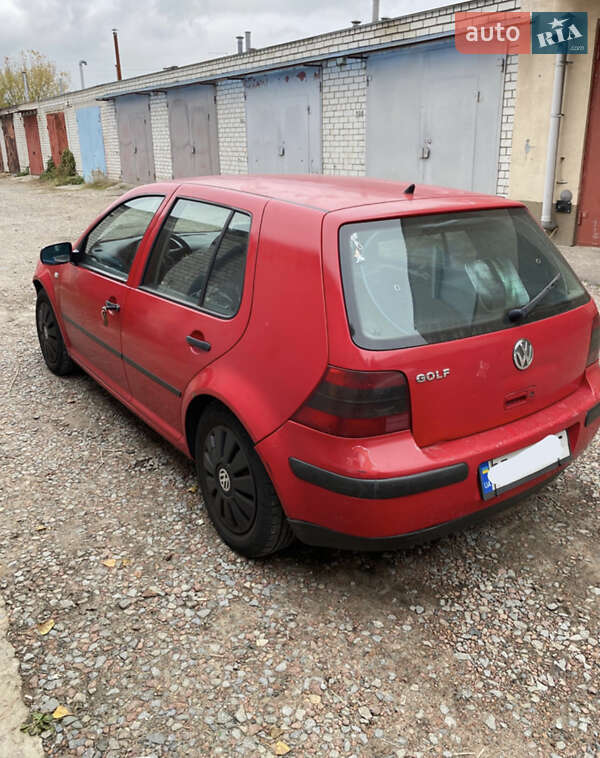 Хетчбек Volkswagen Golf 2002 в Києві