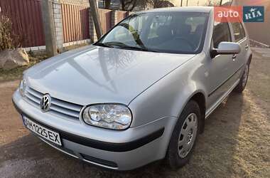 Хэтчбек Volkswagen Golf 2000 в Коростене