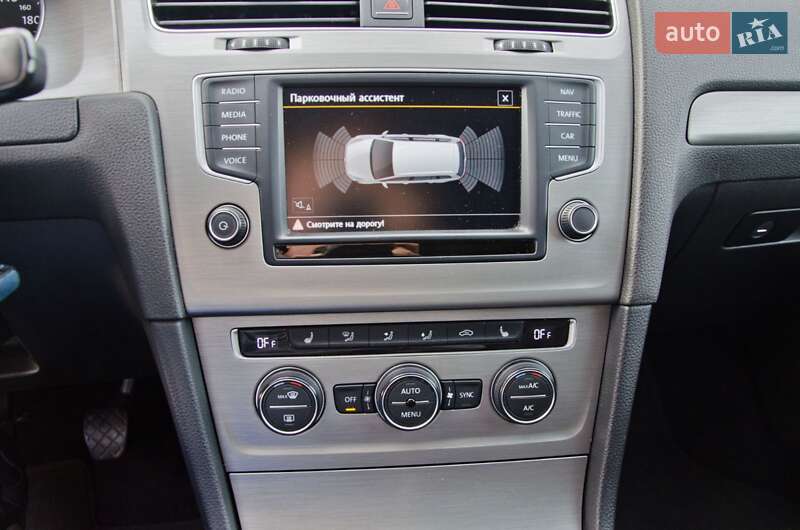 Універсал Volkswagen Golf 2015 в Сарнах