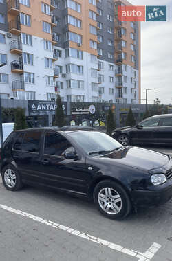 Хетчбек Volkswagen Golf 2002 в 