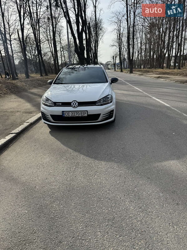 Універсал Volkswagen Golf 2015 в Чернівцях