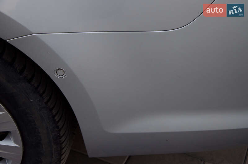 Універсал Volkswagen Golf 2015 в Сарнах