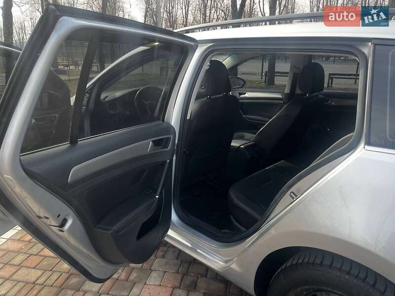 Универсал Volkswagen Golf 2015 в Кропивницком