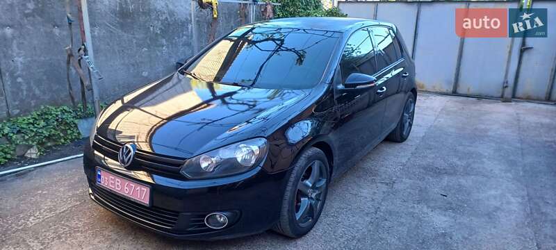 Хэтчбек Volkswagen Golf 2010 в Павлограде