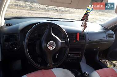 Хетчбек Volkswagen Golf 2003 в Пустомитах