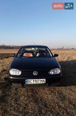 Хетчбек Volkswagen Golf 2003 в Пустомитах