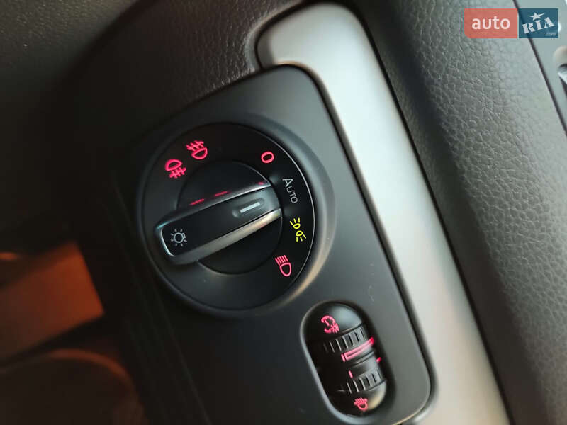 Хетчбек Volkswagen Golf 2010 в Луцьку