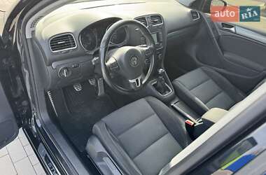 Хэтчбек Volkswagen Golf 2012 в 