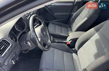 Хэтчбек Volkswagen Golf 2012 в 