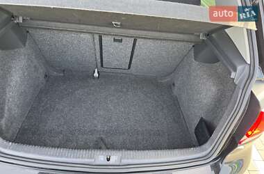 Хэтчбек Volkswagen Golf 2012 в 