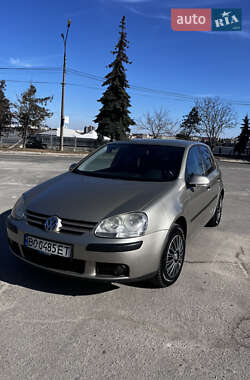 Хэтчбек Volkswagen Golf 2004 в Тернополе