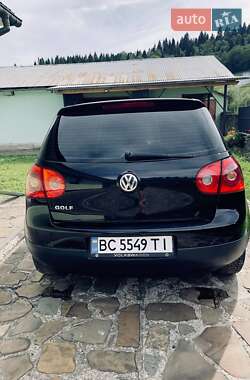 Универсал Volkswagen Golf 2004 в Бориславе