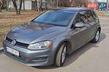 Хэтчбек Volkswagen Golf 2016 в Киеве