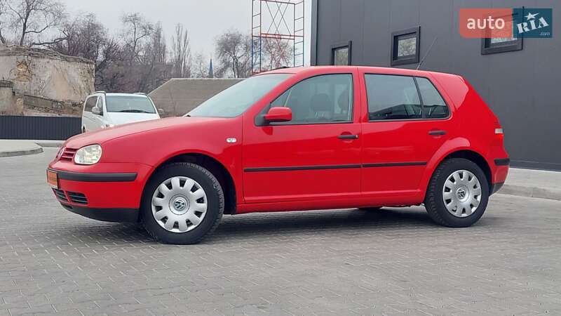 Хетчбек Volkswagen Golf 2003 в Одесі