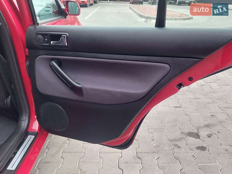 Хетчбек Volkswagen Golf 2003 в Одесі