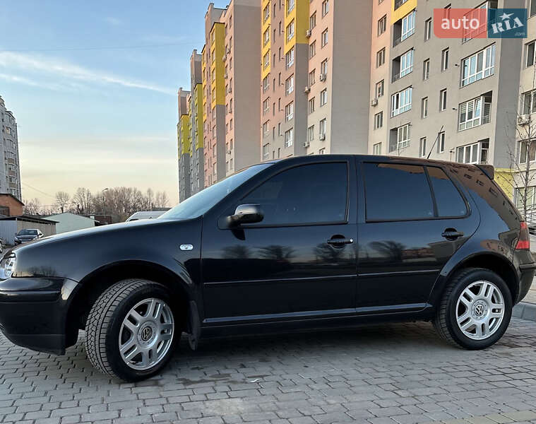 Volkswagen Golf 2002