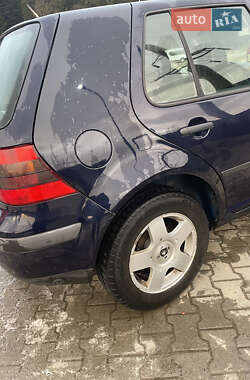 Хетчбек Volkswagen Golf 1998 в 