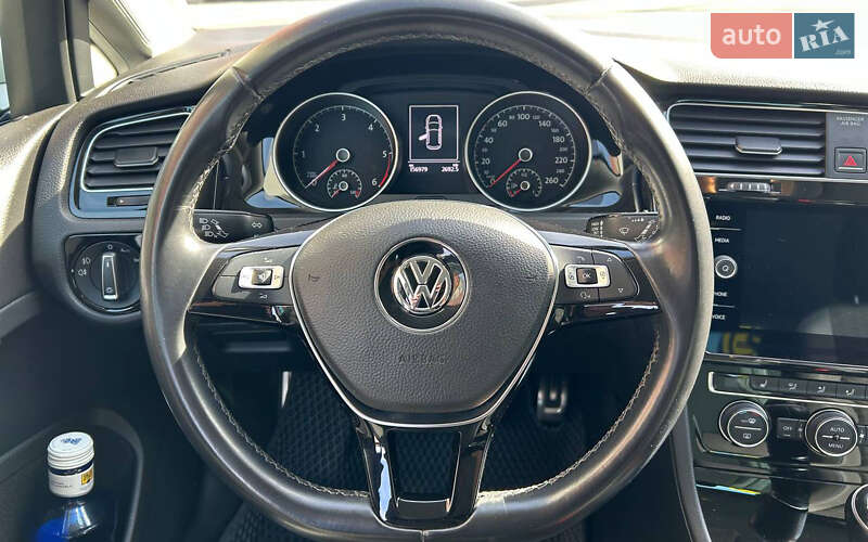 Хетчбек Volkswagen Golf 2018 в Чернівцях