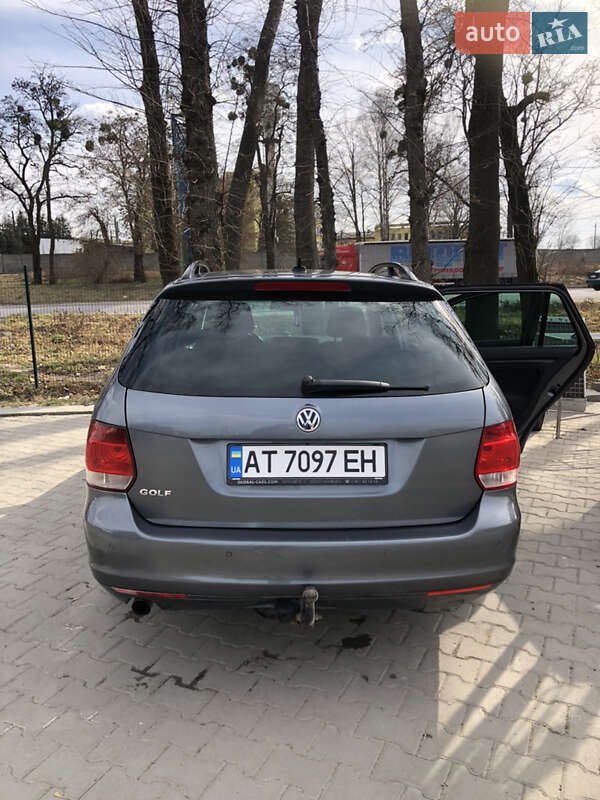 Універсал Volkswagen Golf 2010 в Львові