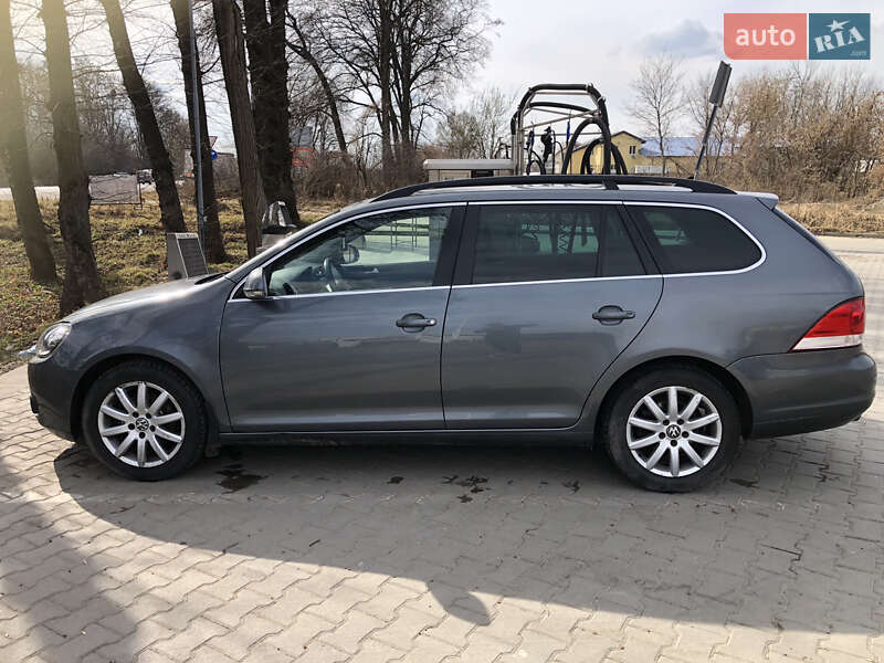 Універсал Volkswagen Golf 2010 в Львові