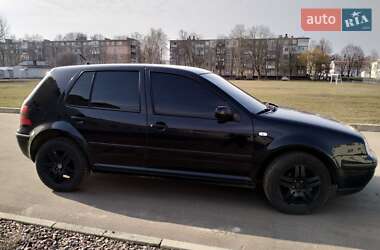 Хетчбек Volkswagen Golf 2001 в Сумах