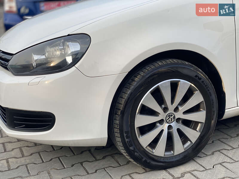 Универсал Volkswagen Golf 2011 в Луцке
