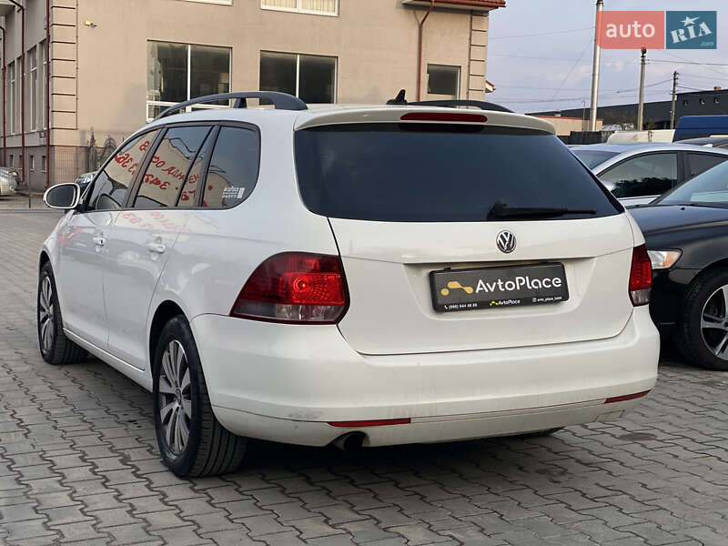 Универсал Volkswagen Golf 2011 в Луцке