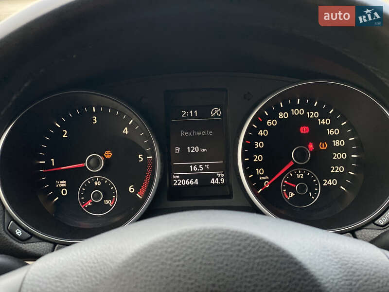 Универсал Volkswagen Golf 2011 в Луцке