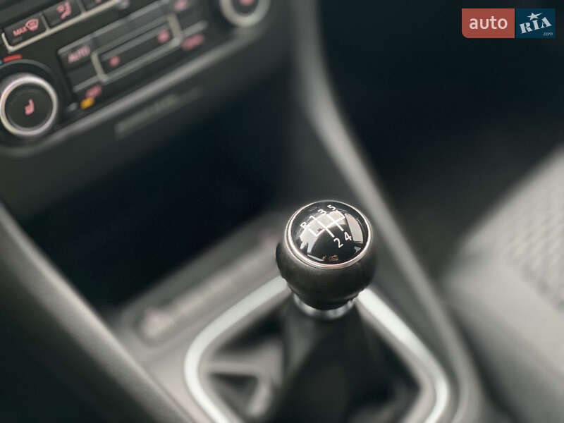 Универсал Volkswagen Golf 2011 в Луцке