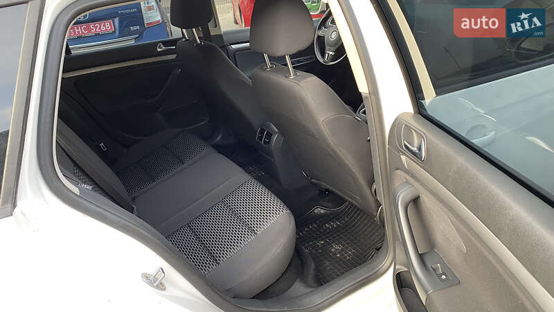 Универсал Volkswagen Golf 2011 в Луцке