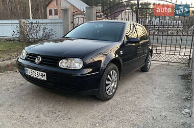 Хэтчбек Volkswagen Golf 2001 в Светловодске