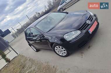 Хэтчбек Volkswagen Golf 2004 в Славуте