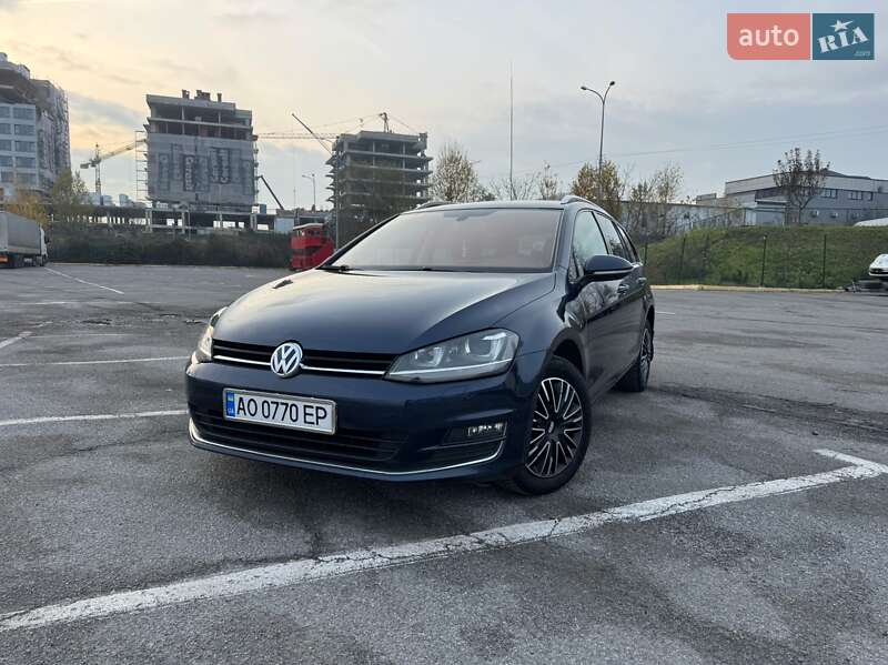 Универсал Volkswagen Golf 2015 в Ужгороде