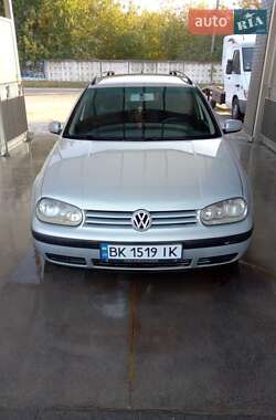 Универсал Volkswagen Golf 1999 в Млинове