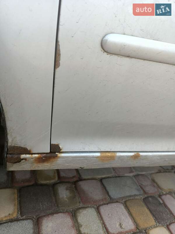 Хэтчбек Volkswagen Golf 2005 в Львове