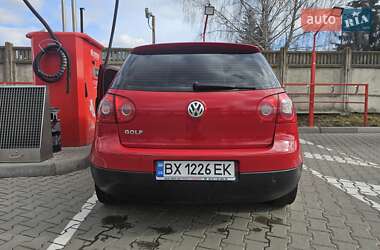 Хетчбек Volkswagen Golf 2005 в Старокостянтинові