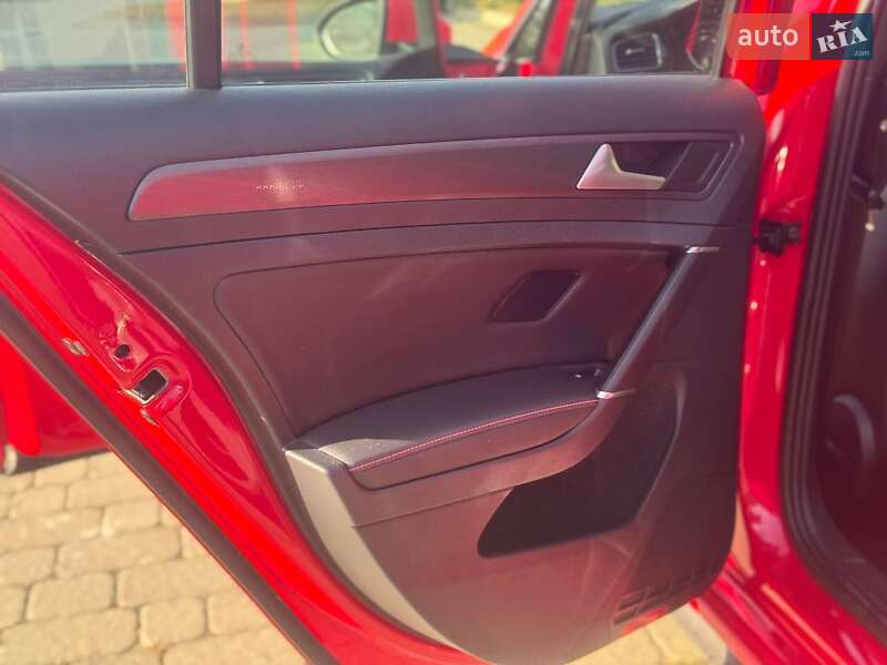 Хетчбек Volkswagen Golf 2019 в Києві