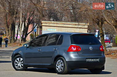 Хетчбек Volkswagen Golf 2006 в Дніпрі